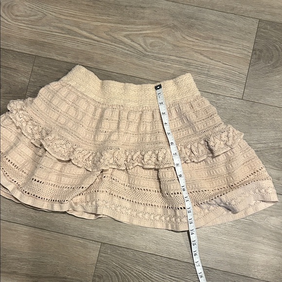 Elegant Cream Skirt‎ with ruffle design Size M - Picture 4 of 5